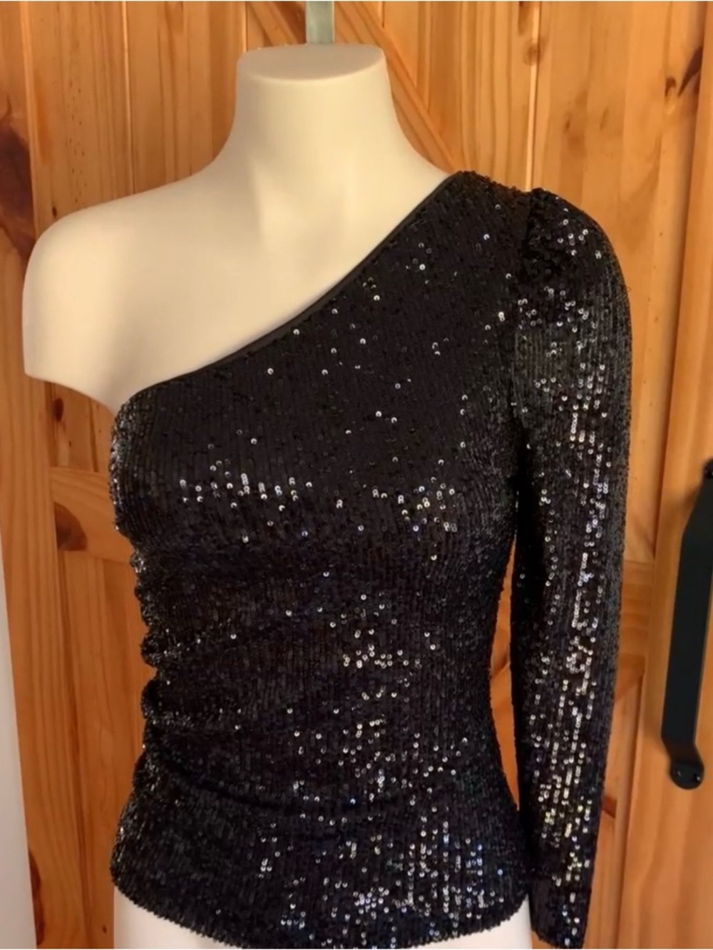 Black One-Shoulder Sequin Top - Picture 5 of 12